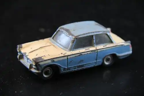 Dinky Toys England Triumph Herald 1200 Limousine 1961 Metallmodell (1757)