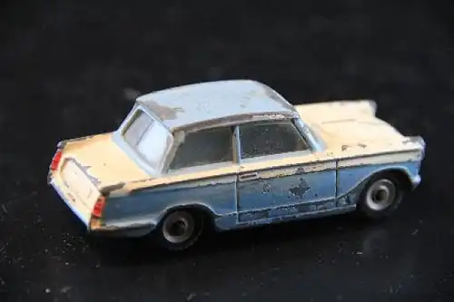 Dinky Toys England Triumph Herald 1200 Limousine 1961 Metallmodell (1757)