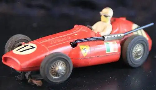 Märklin Sprint Ferrari Supersqualo Formel I 1956 Rennbahnmodell mit Motor (2056)