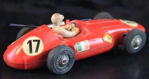 Märklin Sprint Ferrari Supersqualo Formel I 1956 Rennbahnmodell mit Motor (2056)