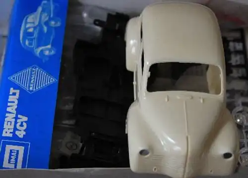 Imai Renault 4 CV Junior 1960 mit Elektromotor in Originalbox (2131)