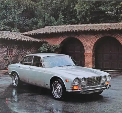 Jaguar XJ6 Sedan Modellprogramm 1971 Automobilprospekt (4216)