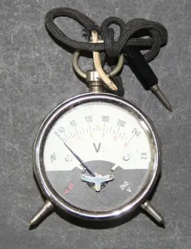 Neuberger Voltmesser 1935 Type TEW Bakelit in Originalbox (0257)