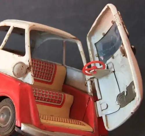 Bandai BMW Isetta 1958 Blechmodell mit Friktionsantrieb (7918)