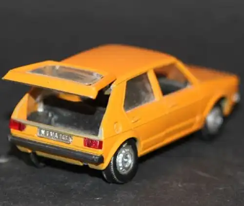 Schuco Volkswagen Golf LS 1975 Metallmodell (4166)