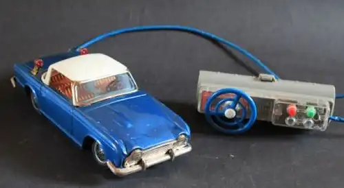 Bandai Triumph TR 4 Blechmodell 1962 mit Fernsteuerung (7232)