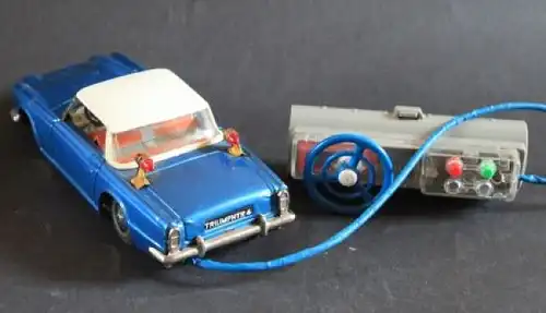Bandai Triumph TR 4 Blechmodell 1962 mit Fernsteuerung (7232)