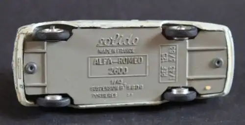 Solido Alfa Romeo 2600 Limousine 1963 Metallmodell (7237)