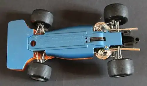 Schuco Tyrrell Ford Formel I 1972 Kunststoffmodell mit Friktionsantrieb (7205)