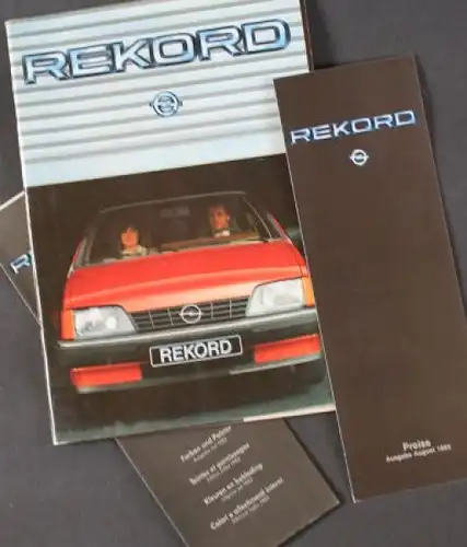 Opel Rekord Modellprogramm 1983 Automobilprospekte-Konvolut (2057)