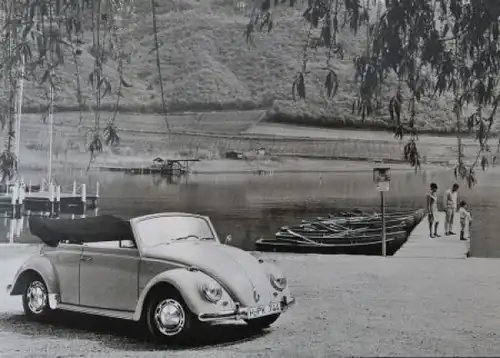 Volkswagen Käfer Cabriolet am See 1962 Werksfoto (3116)