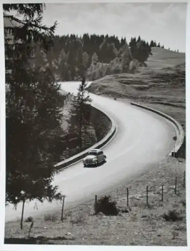 Volkswagen Käfer auf Alpenstrasse 1958 Originalfoto (4923)