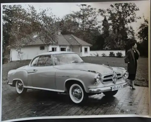 Borgward Isabella Coupe vor Villa 1956 Werksfoto (2827)