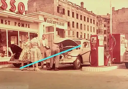 Esso Tankstelle Dia 1955 mit Volkswagen Käfer Original-Werbefarbdiapositiv gerahmt (3090)