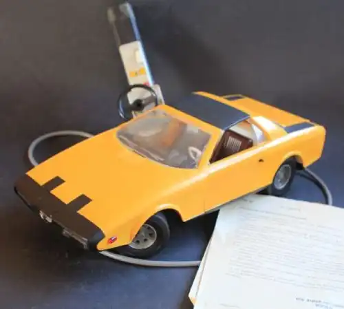 Anker Spielzeug Alfa Romeo Spider 1970 mit Fernsteuerung in Originalkarton (5109)