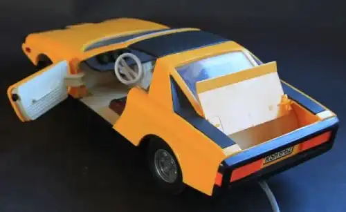 Anker Spielzeug Alfa Romeo Spider 1970 mit Fernsteuerung in Originalkarton (5109)