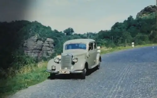 Mercedes-Benz Fahrzeuge 1953 vier Original-Farbdias (5334)