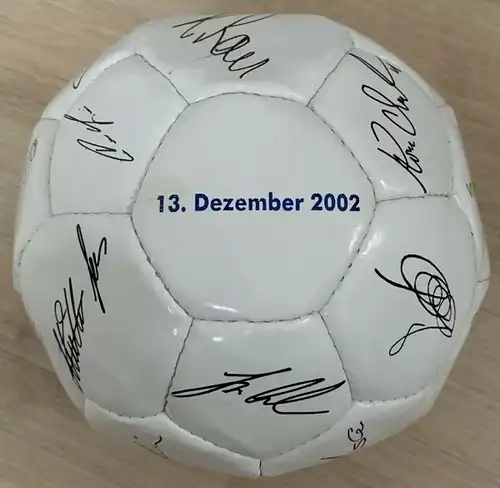 Volkswagen Fußball 2002 "Eröffnung Volkswagen Arena" mit Original VfB Wolfsburg Fußballer-Autogrammen (5855)