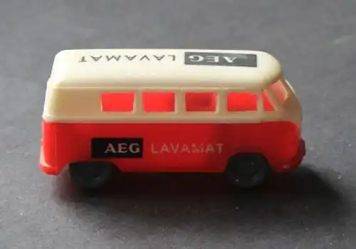 Hammer Volkswagen Bus T1 "AEG Lavamat" 1965 Plastikmodell (9132)