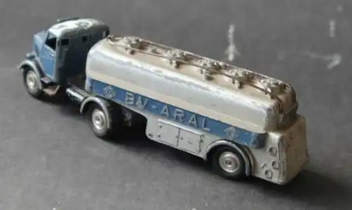 Märklin Magirus BV Aral Tanklastwagen 1955 Metallmodell (2914)