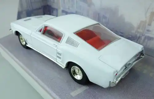 Dinky Toys England Ford Mustang Fastback 1967 Metallmodell in Originalbox (7454)