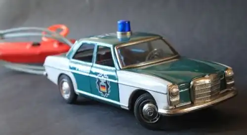 Taiyo Mercedes-Benz 200 Polizei 1970 Blechmodell mit Fernsteuerung (2966)