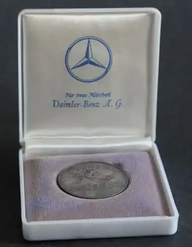Mercedes-Benz Jubiläumsmünze "75 Jahre Motorisierung des Verkehrs" 1961 in Originalbox (6305)