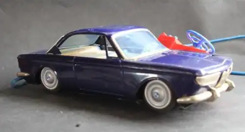 Bandai BMW 2000 CS Coupe 1967 Blechmodell mit Batteriefernsteuerung (8926)