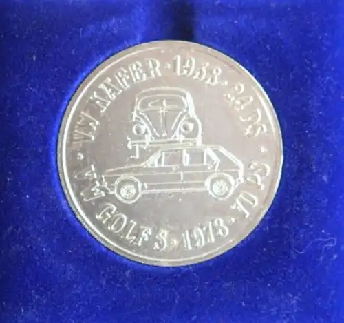 Volkswagen Käfer Golf "25 Jahre Autohaus Elmshorn" Medaille in Originalbox (9498)