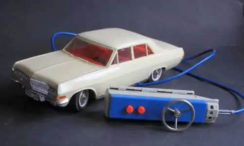 Gama Opel Admiral 1966 Plastikmodell mit Fernsteuerung in Originalkarton (6759)