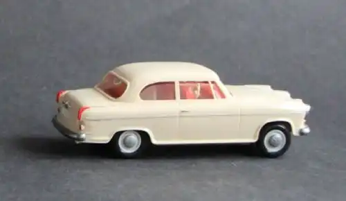 Novapax Borgward Isabella Limousine 1959 Plastikmodell (1159)