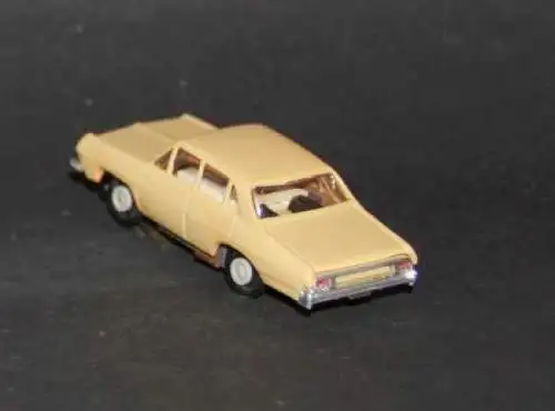 Faller AMS Opel Admiral 1965 Plastikmodell mit Motor (8339)