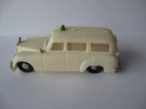 Siku Mercedes-Benz Krankenwagen V71 Plastikmodell 1957 (6953)