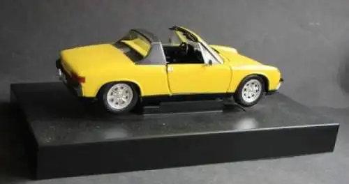 Revell Porsche Volkswagen 914 Targa 1969 Metallmodell auf Sockel (7408)