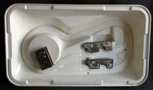 Technofix Rallye Plastikbahn mit Tankstelle und Fahrzeug Friktionsantrieb 1965 (1720)