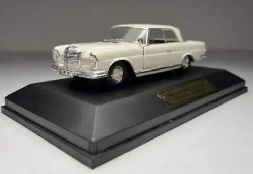 Faller Mercedes-Benz 220 SE Coupe 1961 Plastikmodell in Originalbox (0197)