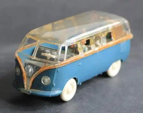 Wiking Volkswagen T1 Glas-Bus mit Figuren 1963 Plastikmodell (6392)