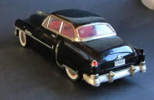 Horikiri Fifties Cadillac Sedan 1950 Metallmodell (9669)