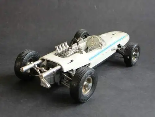 Schuco BMW Formel 2 Rennwagen 1966 Plastikmodell mit Friktionsantrieb (1839)