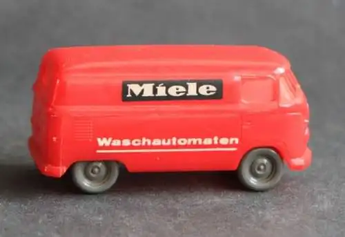 Hammer Volkswagen Bus T1 "Miele Waschautomaten" 1960 Plastikmodell (3635)