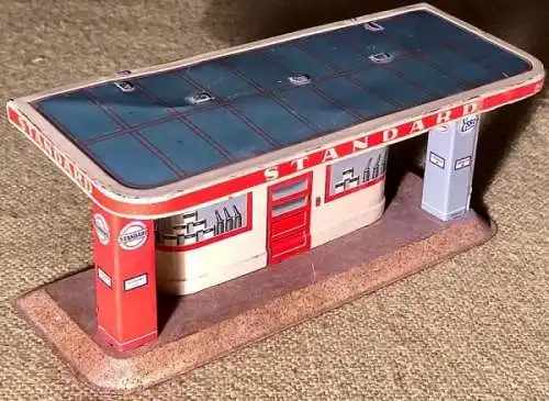Tippco Esso Standard Tankstelle Reichsautobahn 1936 Blechmodell (7691)