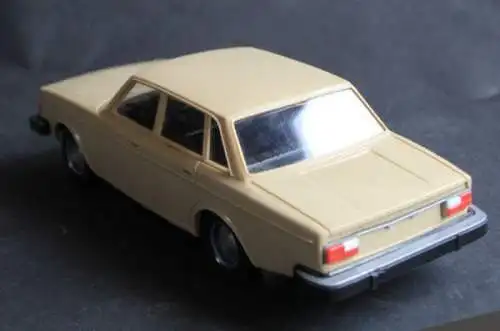 Stahlberg Volvo 245 DL 1976 Plastikmodell (9503)