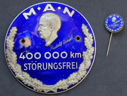 MAN 400.000 Km Plakette mit Anstecknadel 1950 emailliert (1165)