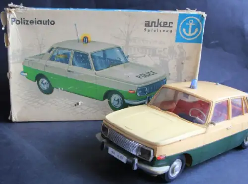 Anker Spielzeug Wartburg 353 Polizei 1965 Plastikmodell mit Fernsteuerung im Originalkarton (7654)