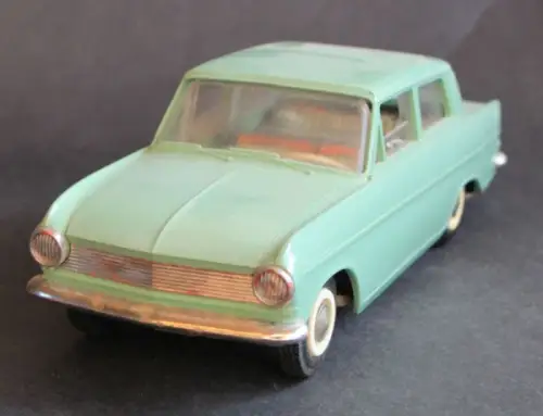 Gama Opel Kadett 1966 Plastikmodell mit Friktionsantrieb (5633)