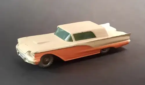 Matchbox Lesney Ford Thunderbird 1958 Metallmodell (1251)