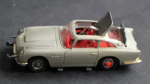 Corgi Toys Aston Martin DB 5 James Bond 1963 Metallmodell (1001)