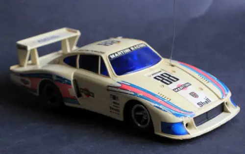 Taiyo Porsche 935 Martini Turbo 1978 Plastikmodell mit Fernsteuerung (8403)