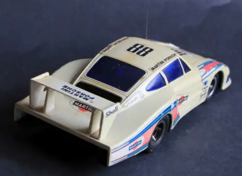 Taiyo Porsche 935 Martini Turbo 1978 Plastikmodell mit Fernsteuerung (8403)