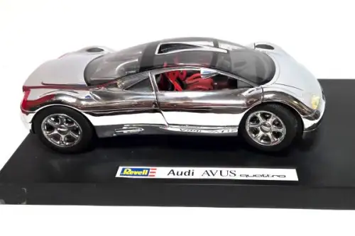 Revell Audi Avus Quattro 1991 Metallmodell (9940)